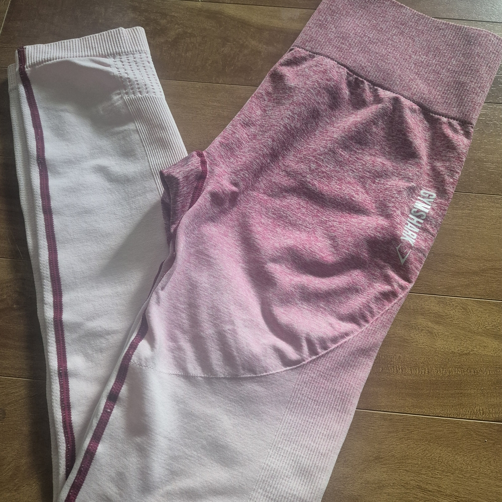 NWOT Gymshark Two-Tone Pink Leggings size small/6.